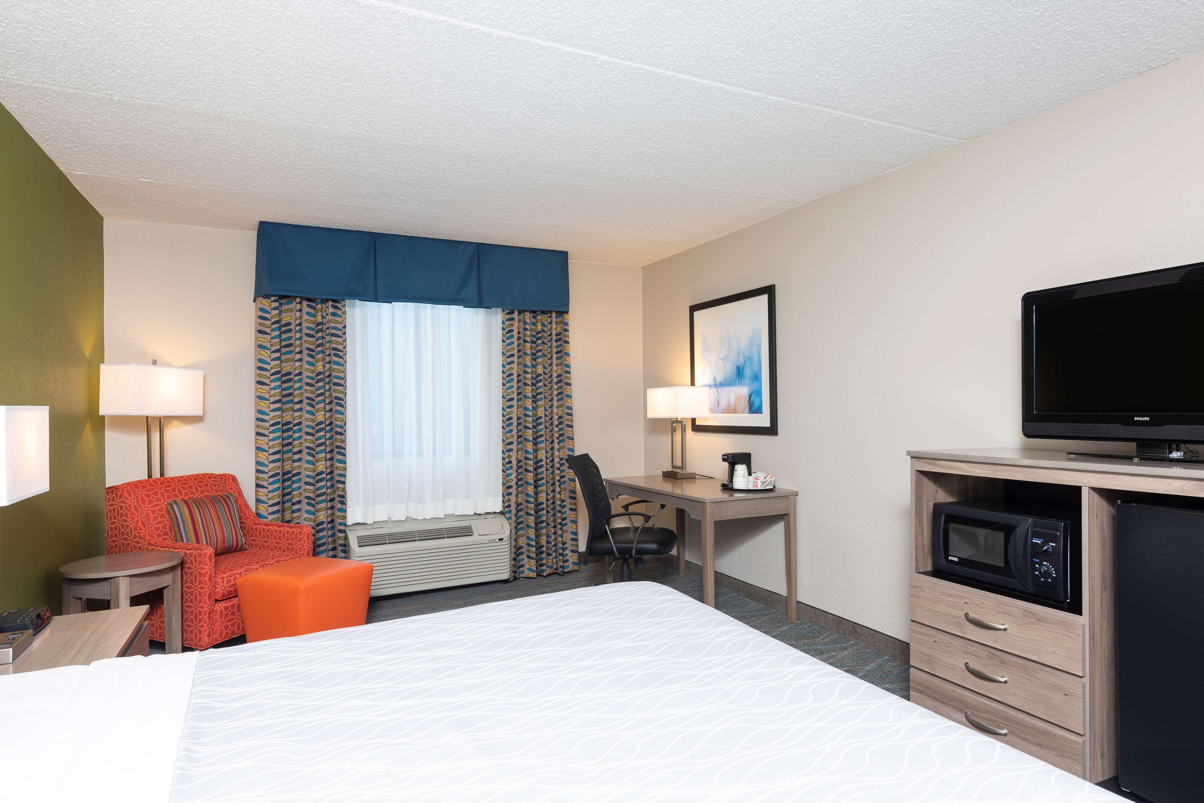 Best Western Dutch Valley Inn New Philadelphia Exterior photo