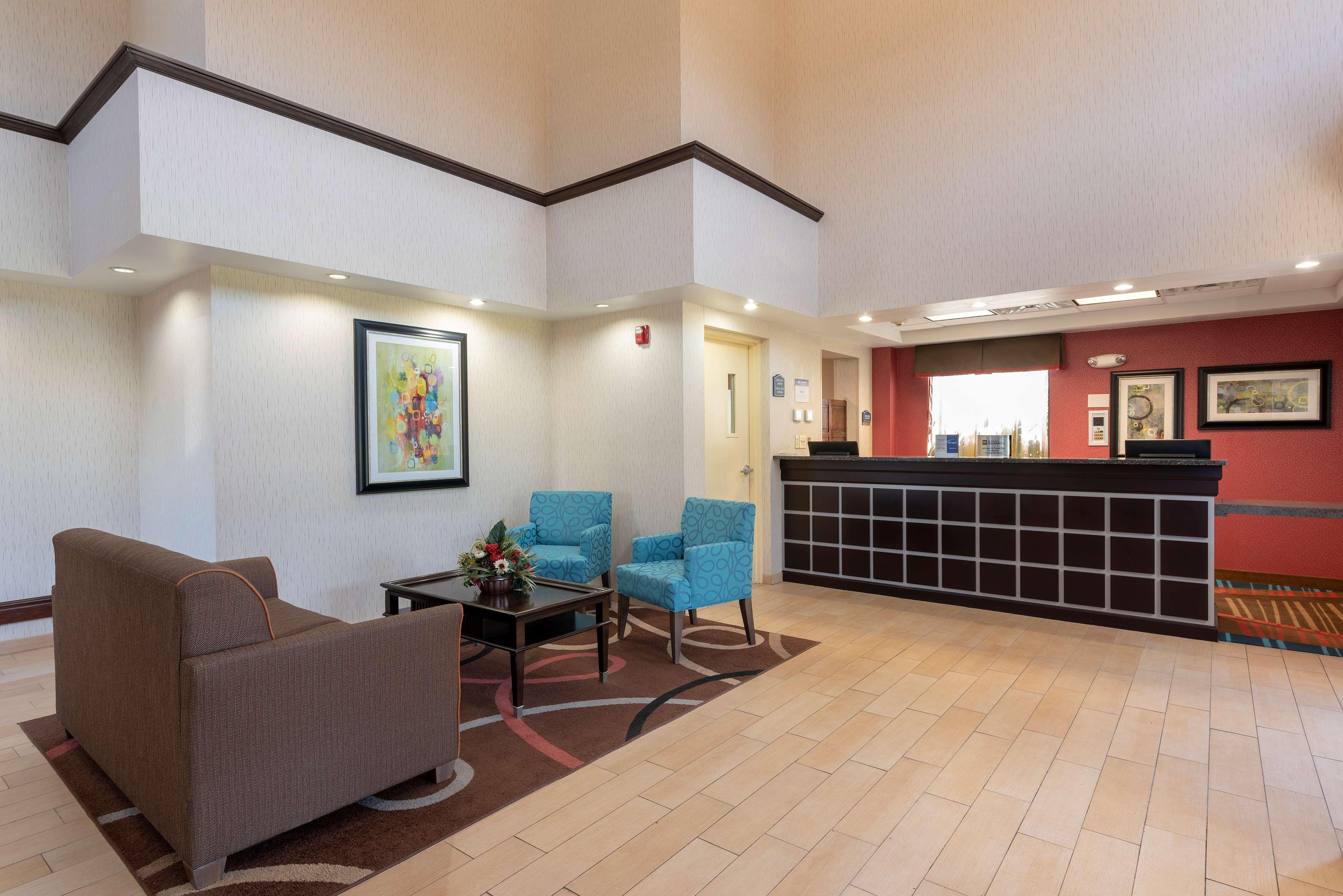 Best Western Dutch Valley Inn New Philadelphia Exterior photo